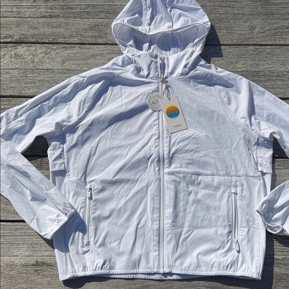 VUORI‎ Women's Renew Trainer Shell WHITE size MEDIUM jacket NWT